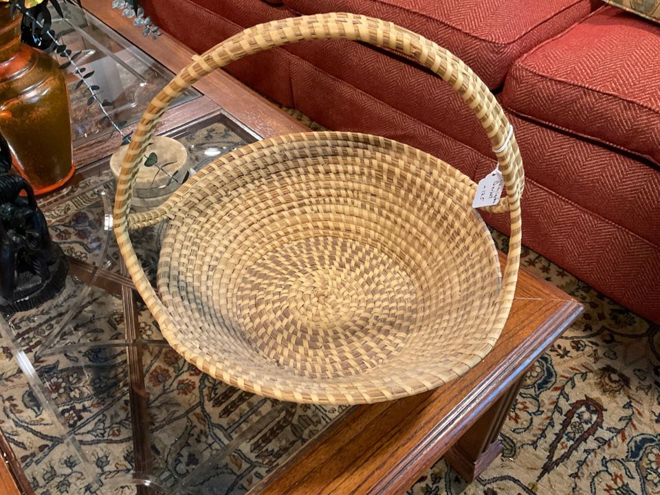 Calhoun Lakes Estate Sale - Packed House - Early Online Sales