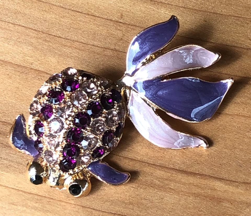 COLLECTION OF COSTUME AND FINE JEWELRY