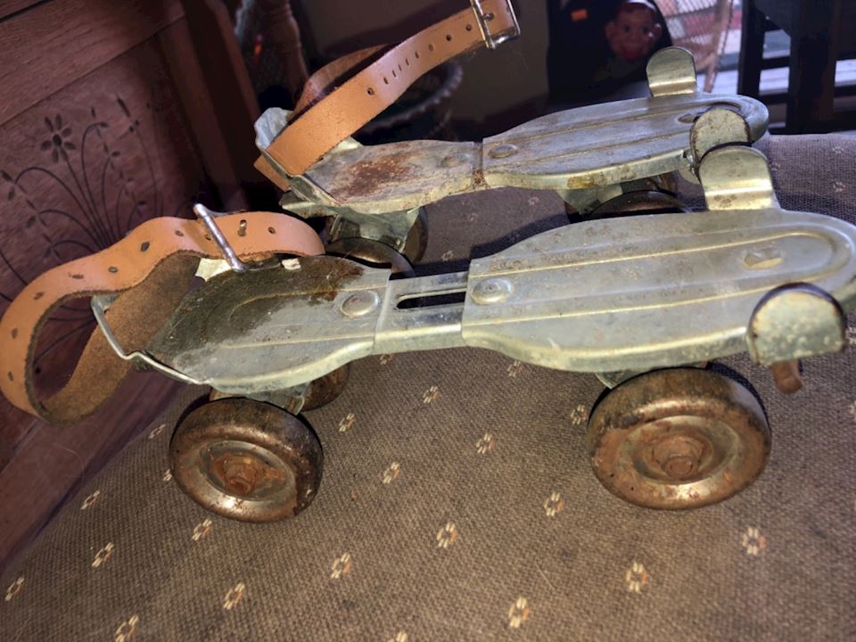 Online Small Vintage Antiques & Collectibles Auction