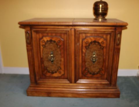STANLEY Furniture Flip Top Server Buffet