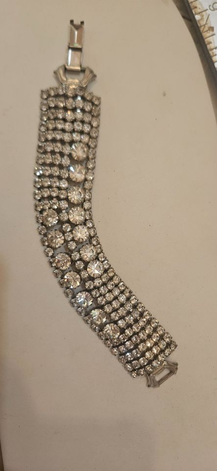 Reduced Prices- Vintage ESTATE COSTUME JEWELRY SALE ~ Rhinestones Bakelite FREE Ship