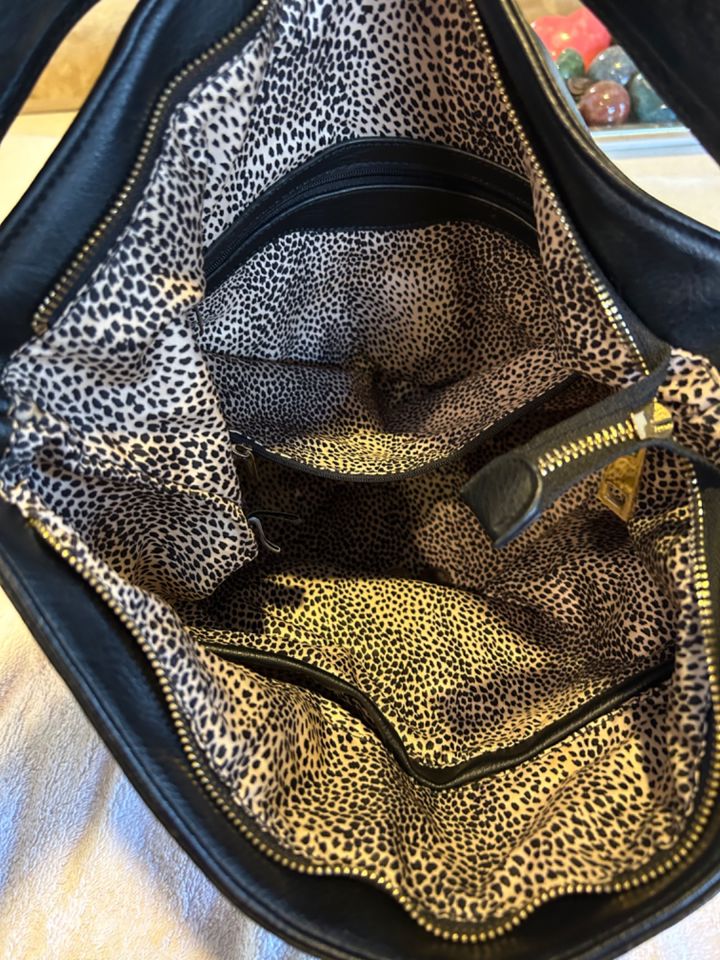 Purses purses Purses starts on 10/22/2023