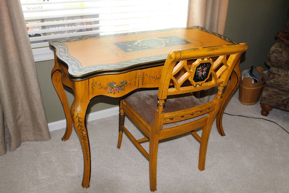 Online Estate Sale- Westfield IN area, Art, Furniture, Decor and More!