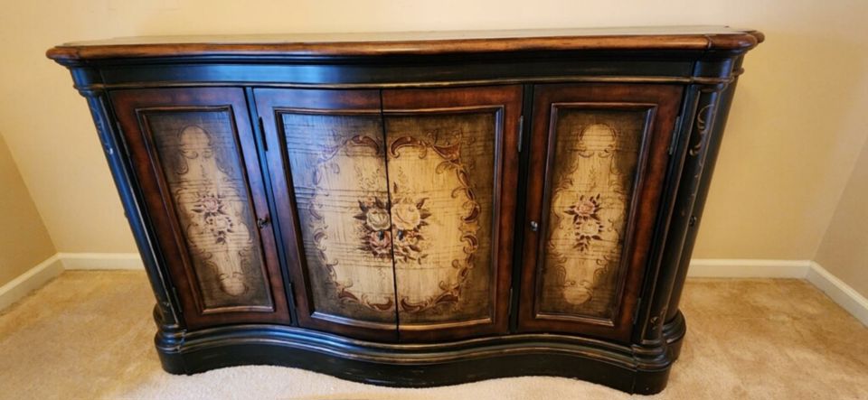 Online Estate Sale Ballwin MO -Luxury Furniture, Designer Handbags, Toys, Collectibles, and More