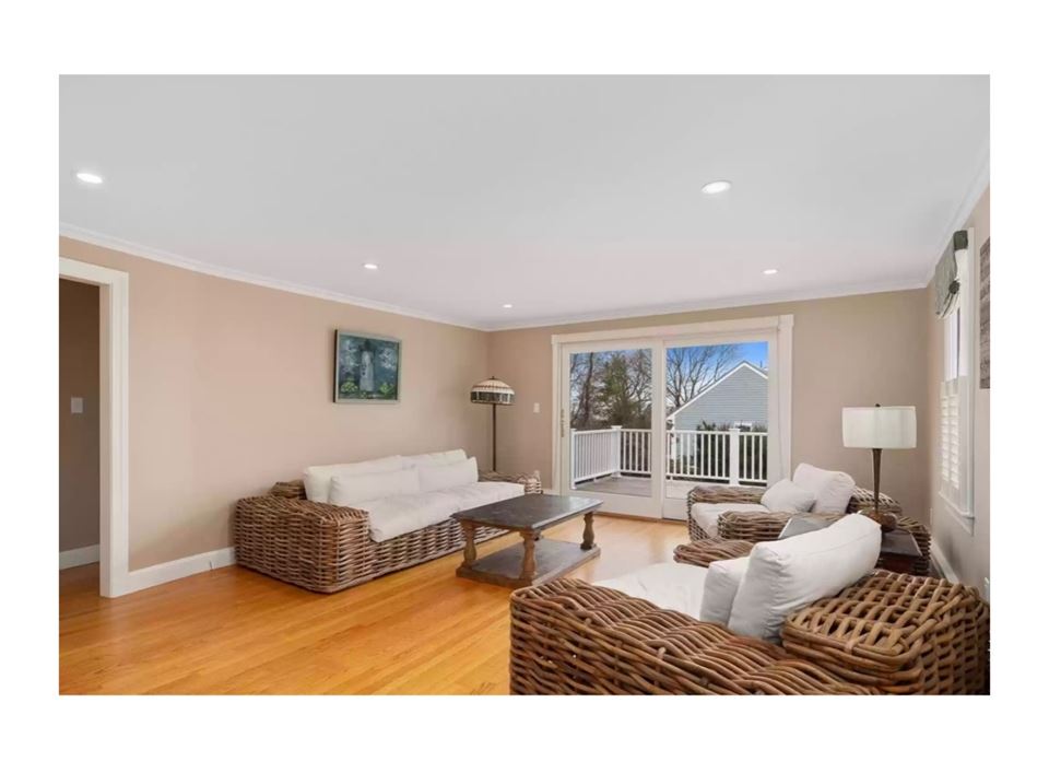 West Falmouth High End Auction