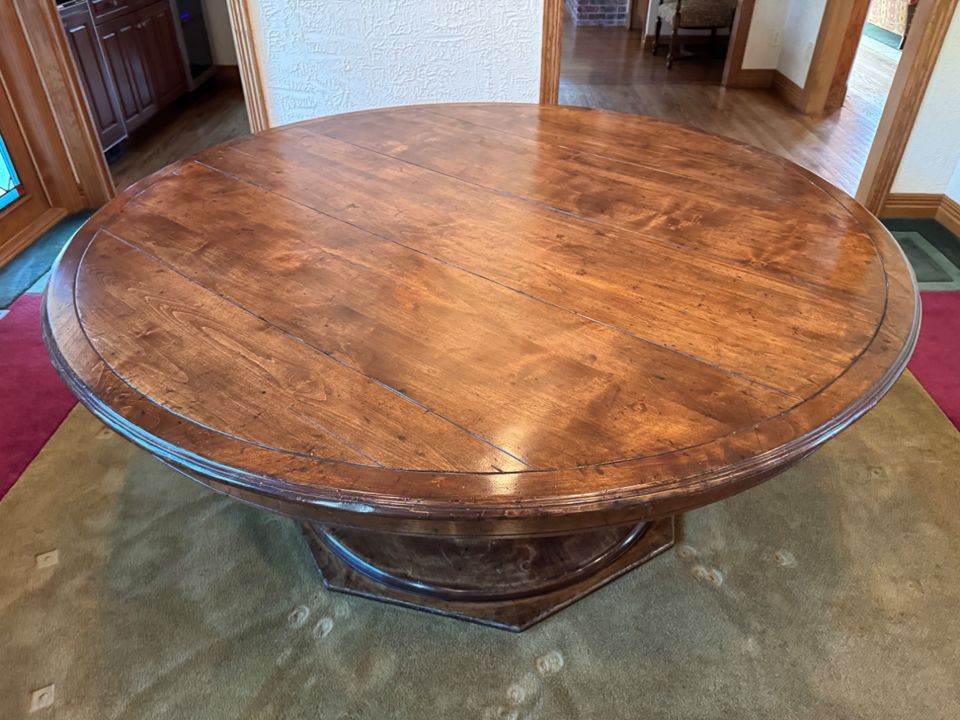 Classic Old & New in this Online Estate Sale (NOT AUCTION!) by MoMo Estate Sales