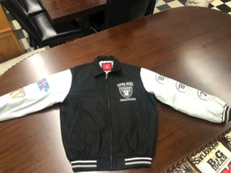 Consignment Auction Furniture 