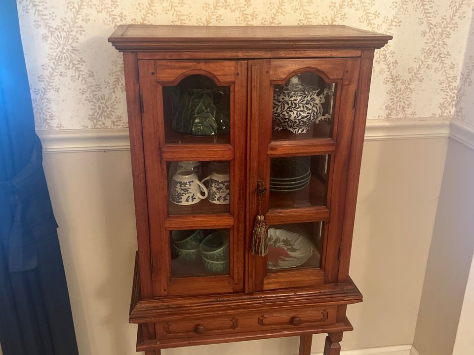 Ballwin Estate: furniture, decor, general household