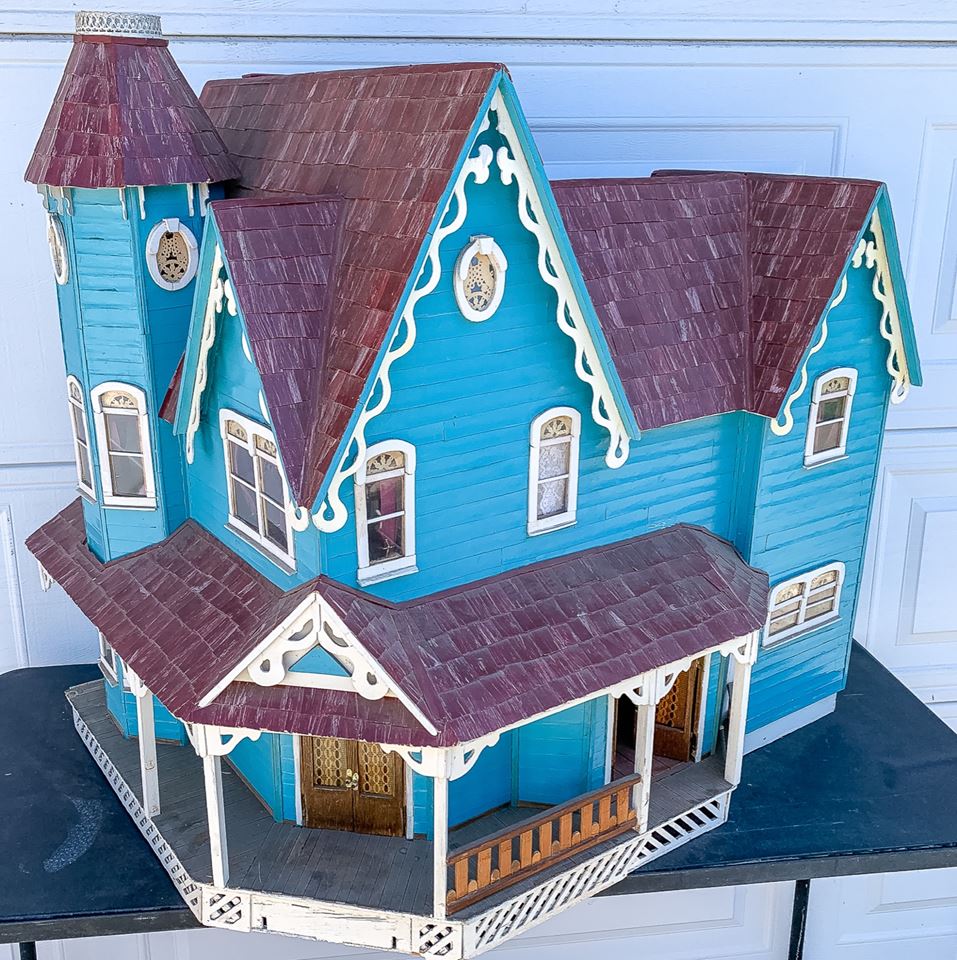 FINAL DAY!! ONLINE ESTATE SALE: ANTIQUES - COLLECTIBLES - DOLLS - DISNEY - PHOTOS