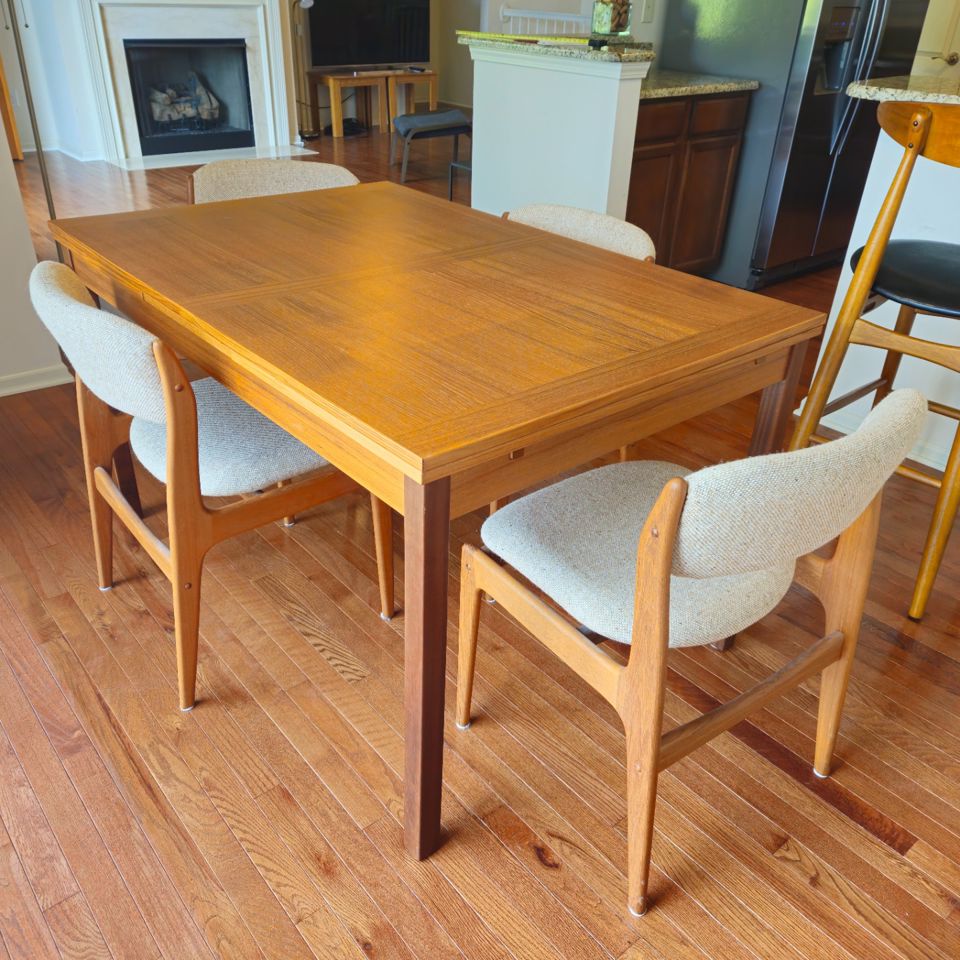 BUY ONLINE NOW! IKEA table & chairs, Black metal tables, Nikon camera, Men's watches - CANTON