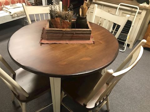 Table & Chairs
