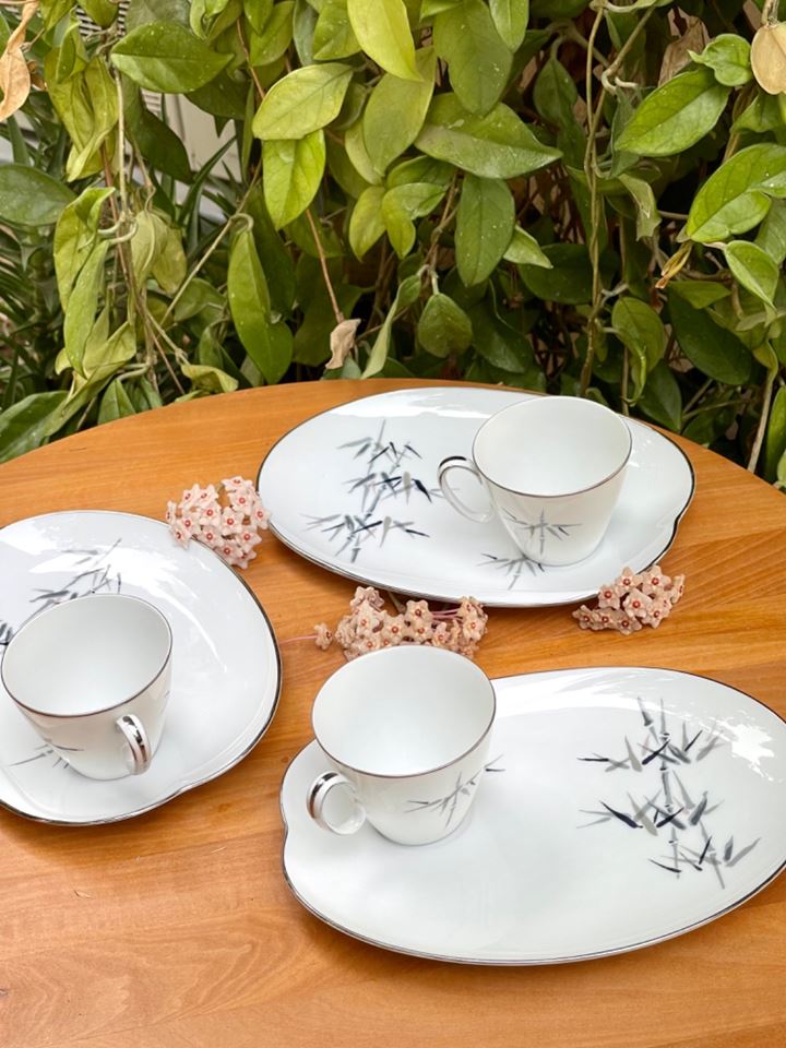 Family dining collectibles