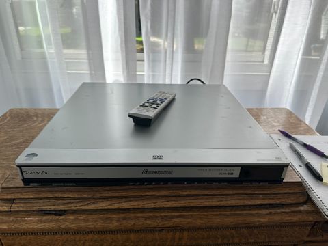 松下、ワンセグチューナ搭載のポータブルDVDプレーヤー