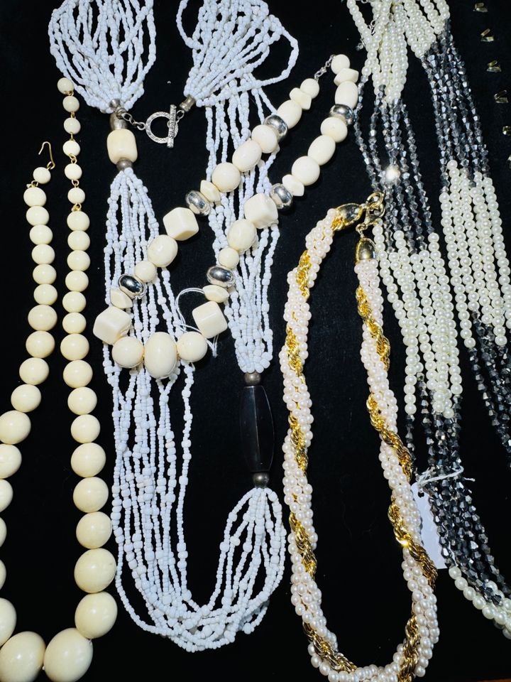 All The Precious Things - Holiday Shopping &#128717;️ 