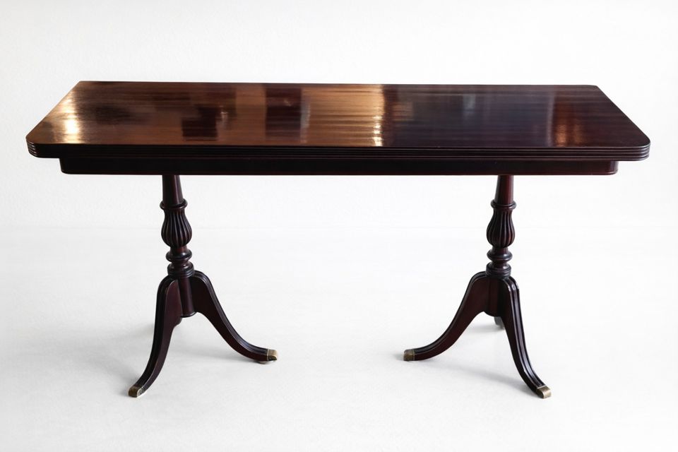 Talk of the "Ton" Auction Whistledown approved