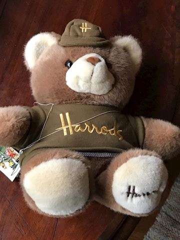 Harrod’s Bear w/tshirt & baseball cap