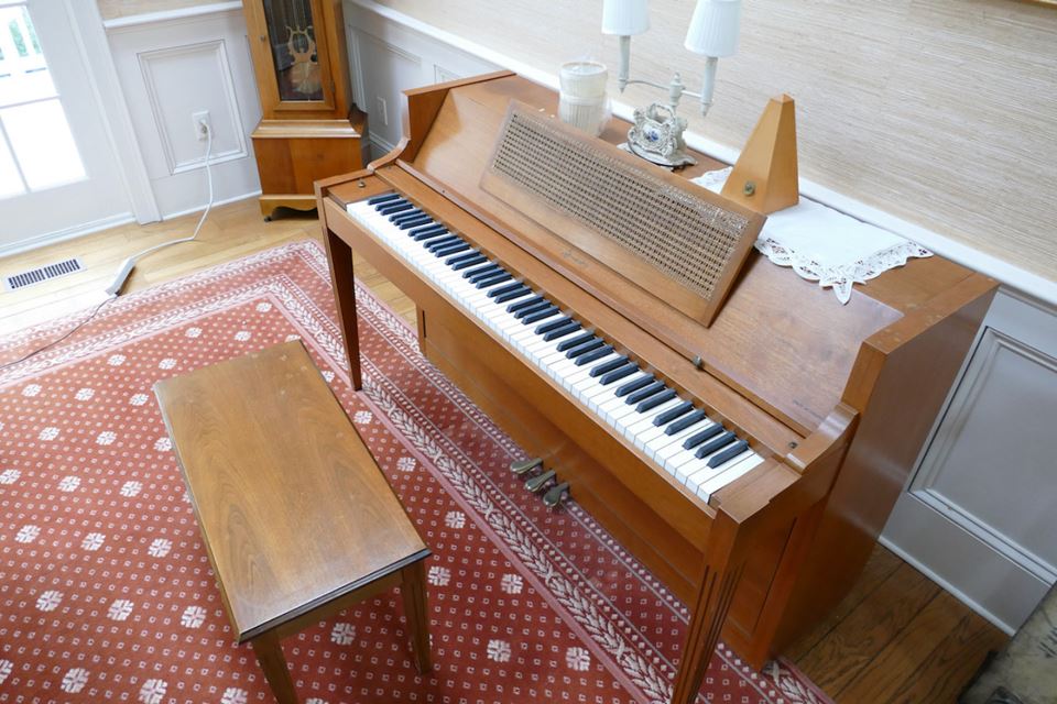 Seapuit Neighborhood, Osterville Online Estate Auction