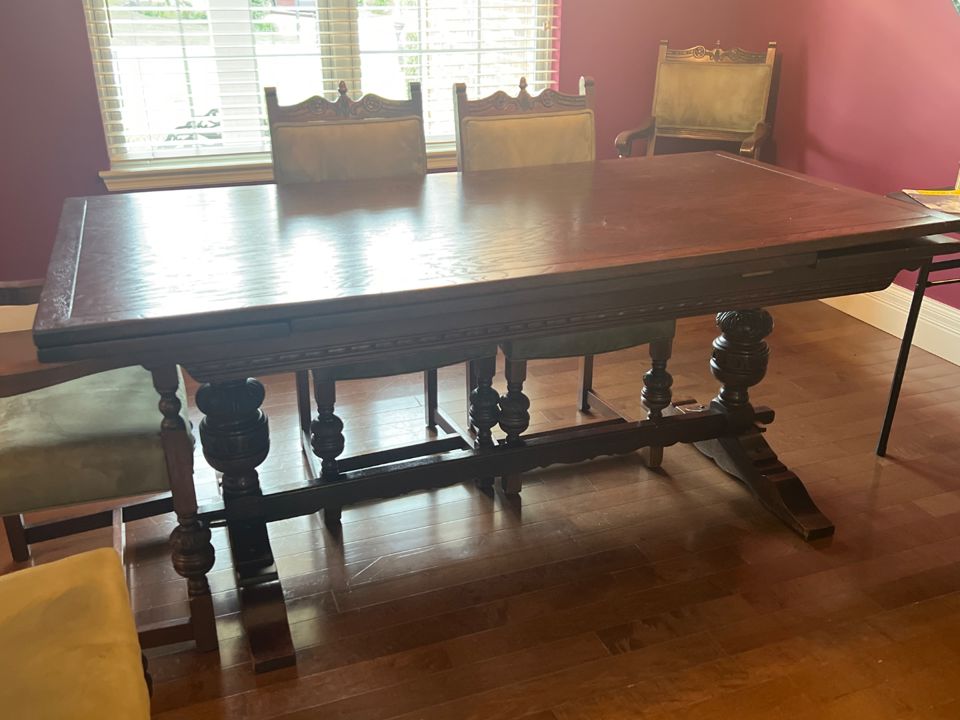 Fantastic Crestwood Estate; Decor, Furniture & More!