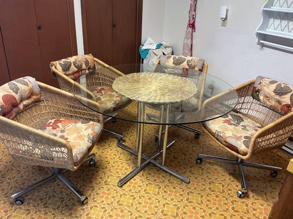 Retro Revival Online Auction