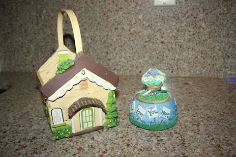 Decoration Basket and Music Box (Mom)