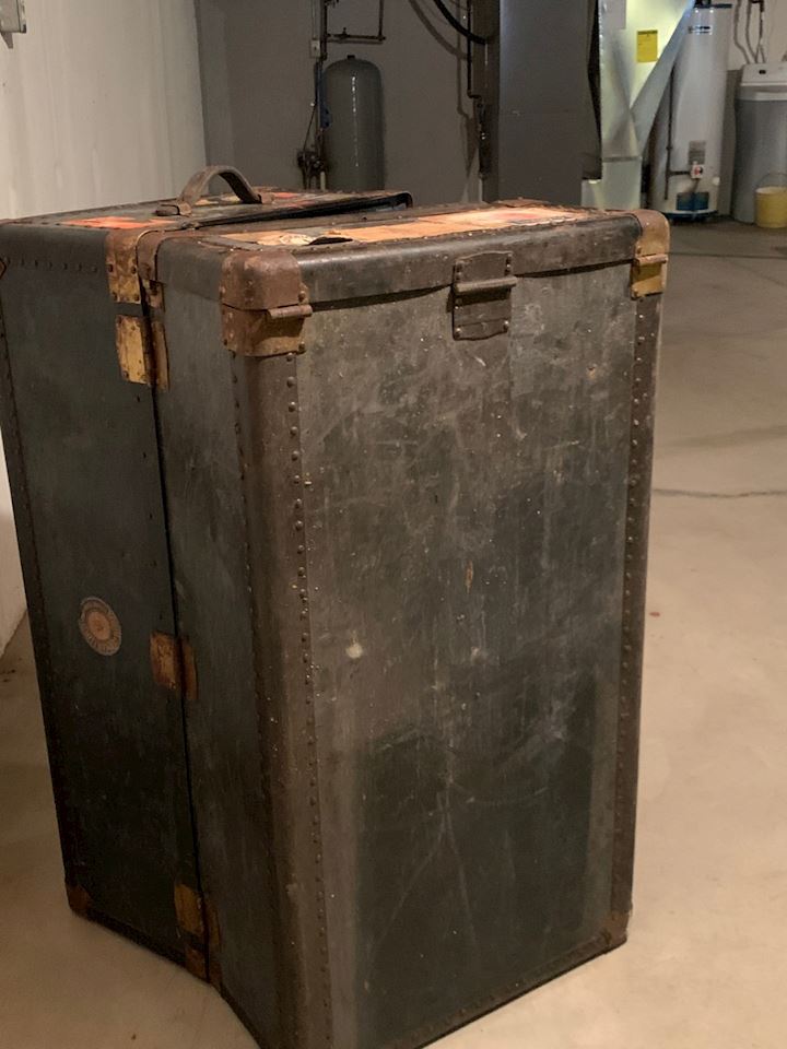 Hartmann Wardrobe Steamer Trunk Bidding Ends 2 14 200 00