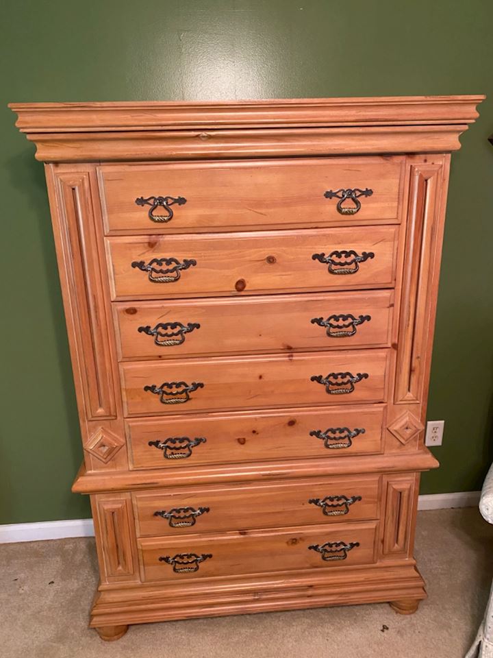 Fabulous Downsizing Living Estate Sale of Gwendolyn E Weathers Molena