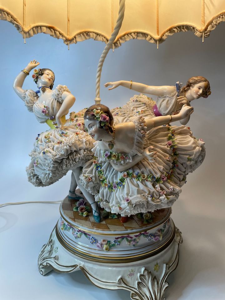 Phyllis McGuire's Italian Capodimonte porcelain lamp featuring