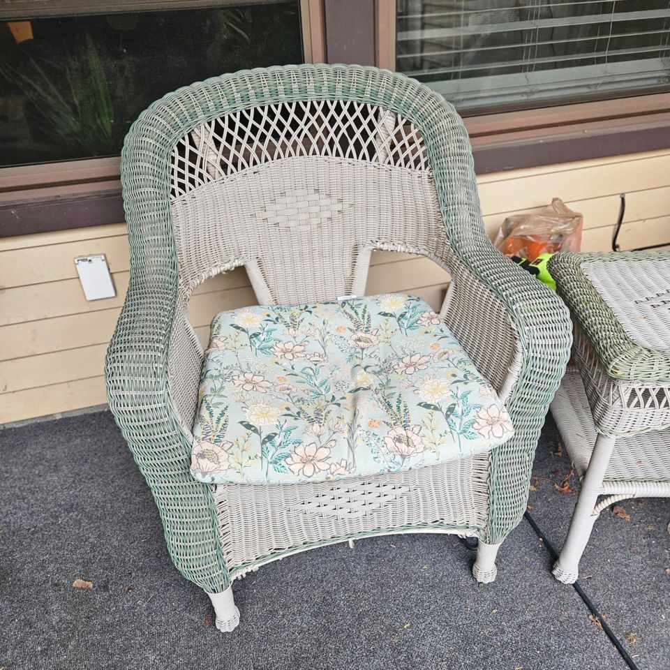 BUY ONLINE - Two kitchen tables & chairs, antique hope chest/bench, sofa/recliner - NORTHVILLE