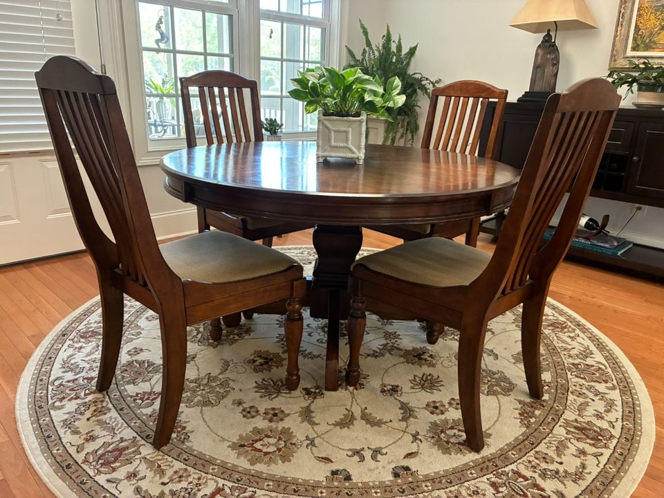 Elegant Home Furnishings, Decor, Artwork, Rugs, & More