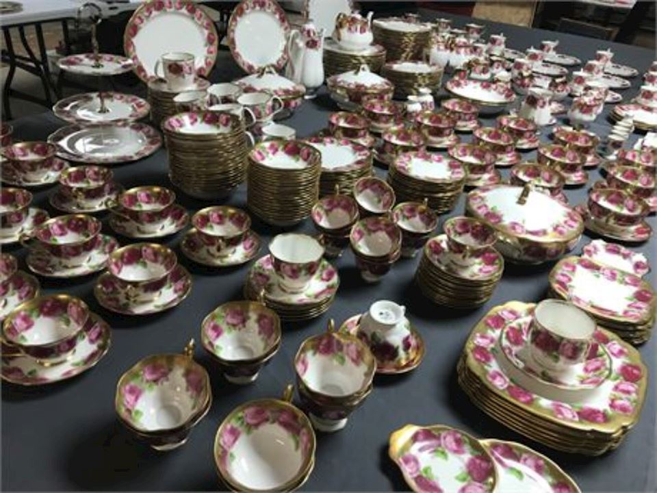 Royal Albert Heavy Gold English Rose Fine China Dinnerware, 328 Pieces