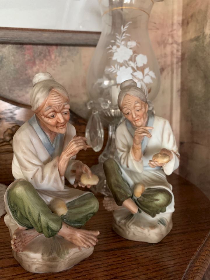 Collector's Paradise-Antiques & Vintage