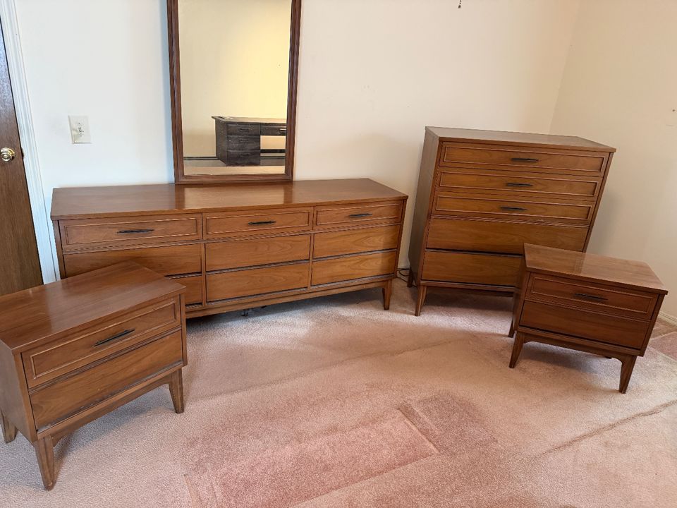 RD ESTATE SALES - Toms River (Holiday City)