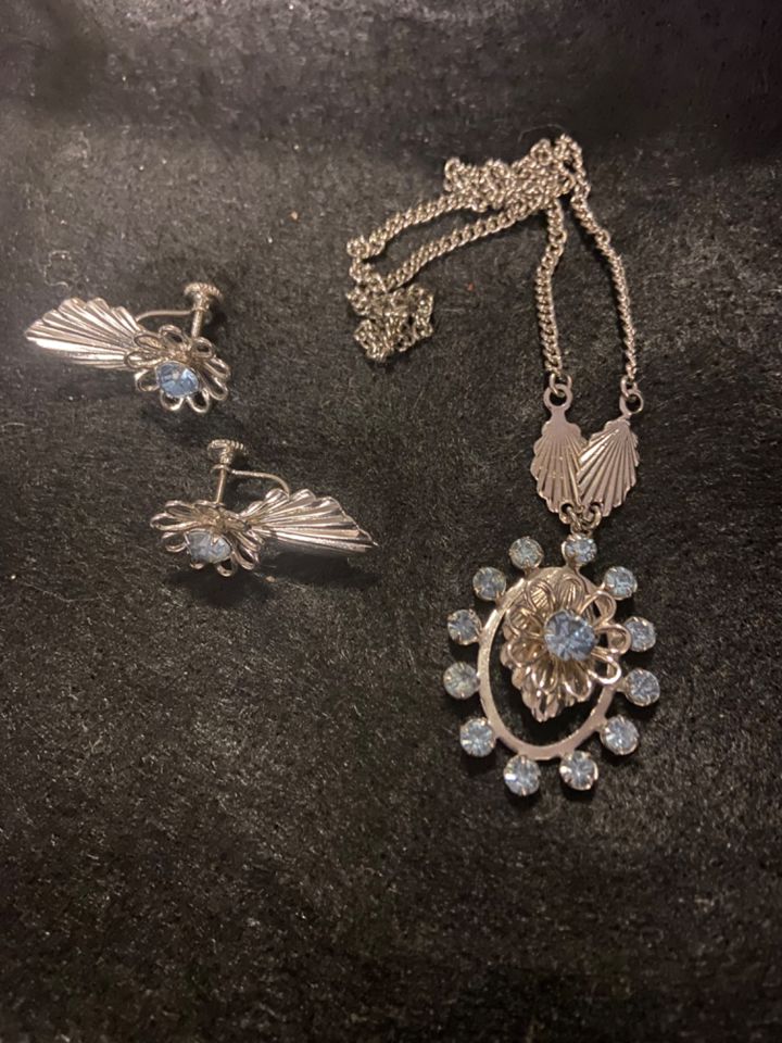 Consignment Jewelry Blow-Out