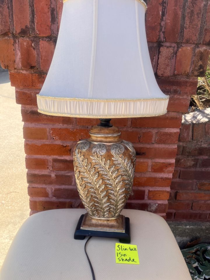 Elegant decor from the Estate of St Louis Cardinal HOF wife Jackie Brock