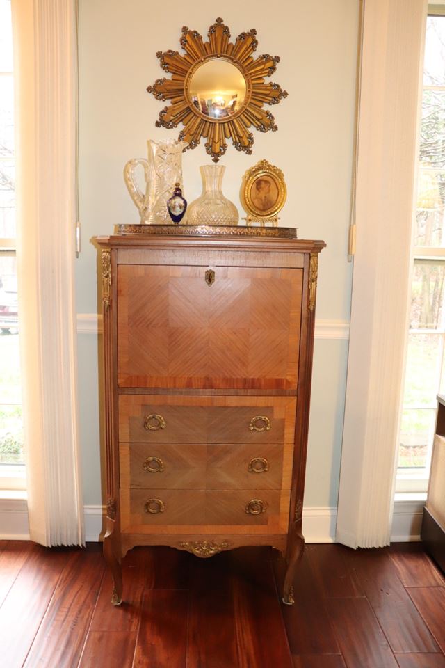 ON -LINE ESTATE SALE French Antiques, Heirlooms and Homegoods