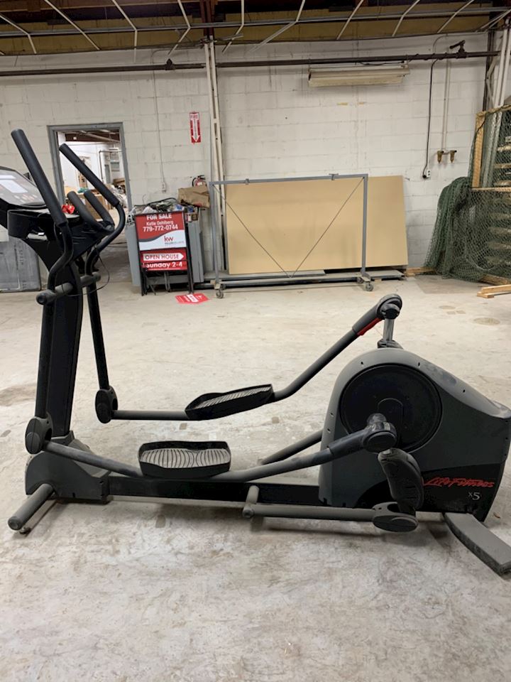 POSSESSIONS-Online Sale!  Thomasville, Patio Furniture & More!