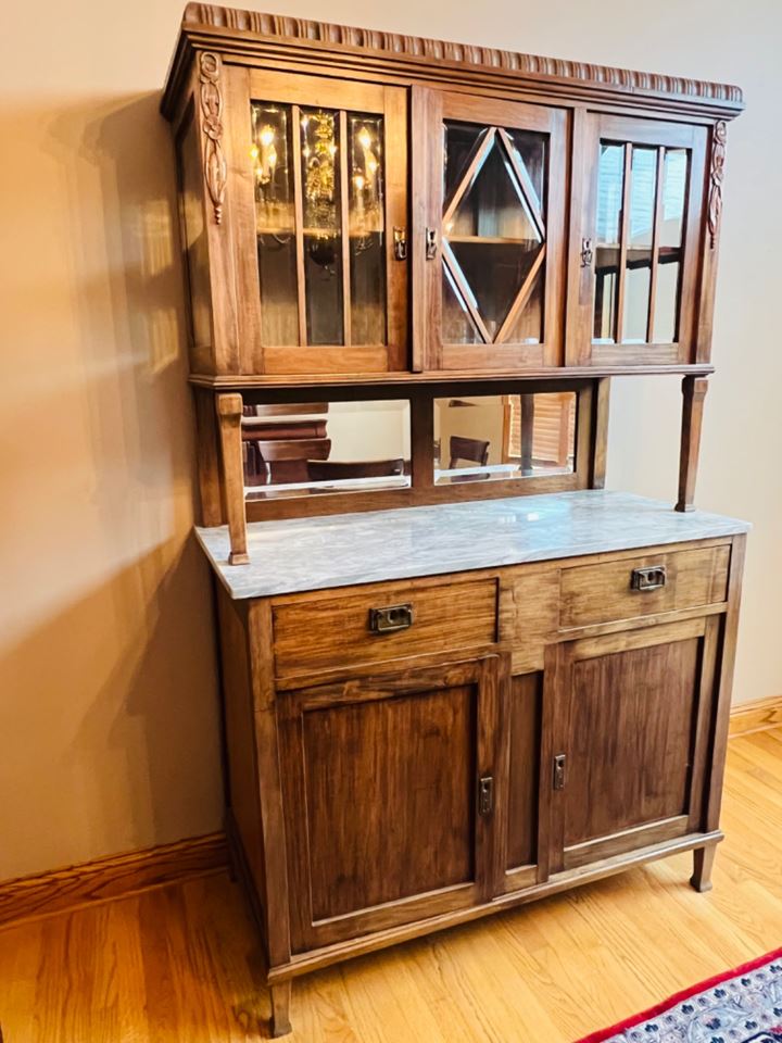 High-Quality Midland Furniture Estate Sale 