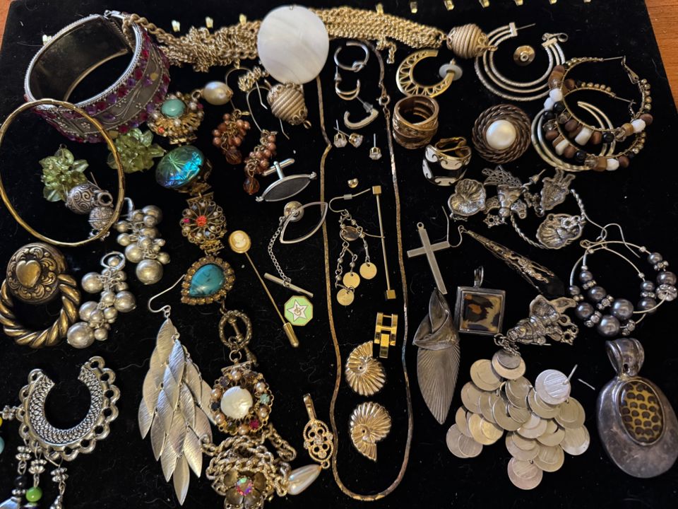 Jewelry 💎, Treasures, & Lovely Finds