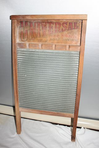 Old Deluxe Wash Board
