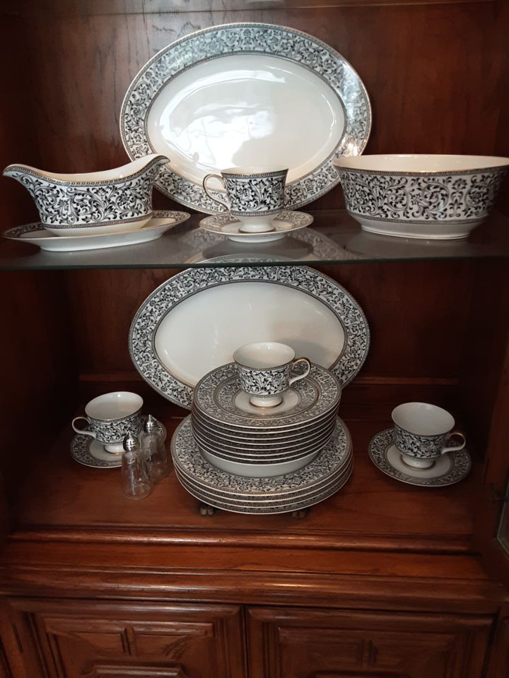 ONLINE  Nice Furniture - Collectables - Jewelery