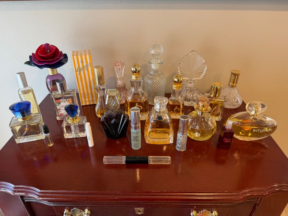 House PACKED with Newer Home Goods Decor & Nice Furniture by MoMo Estate Sales ONLINE ONLY AUCTION