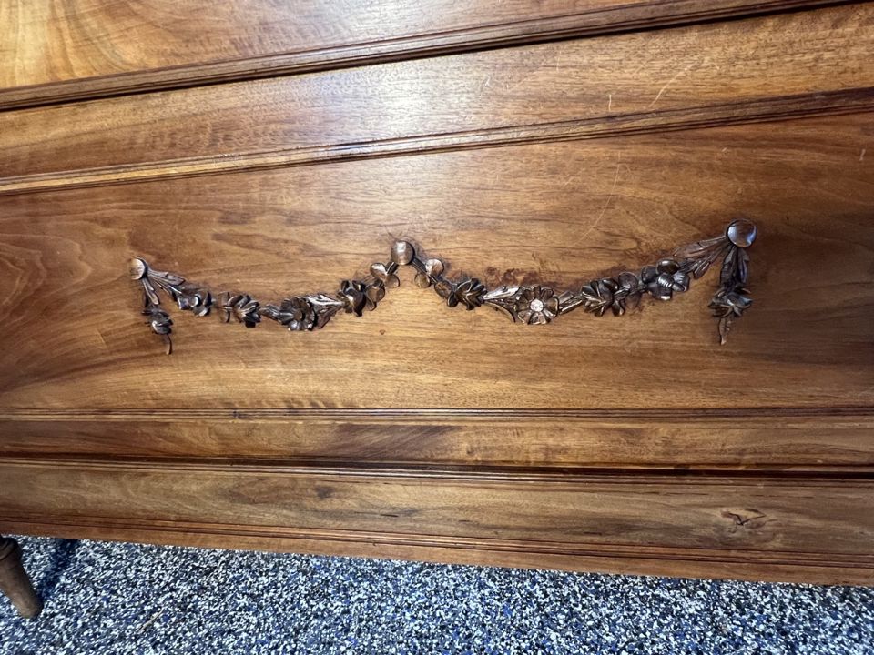 Furniture & Home Decor Liquidation