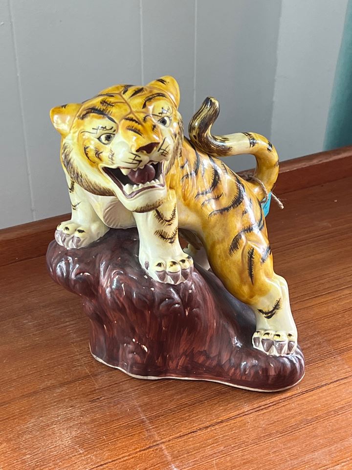 Home Accents Mid Century to Traditional 
