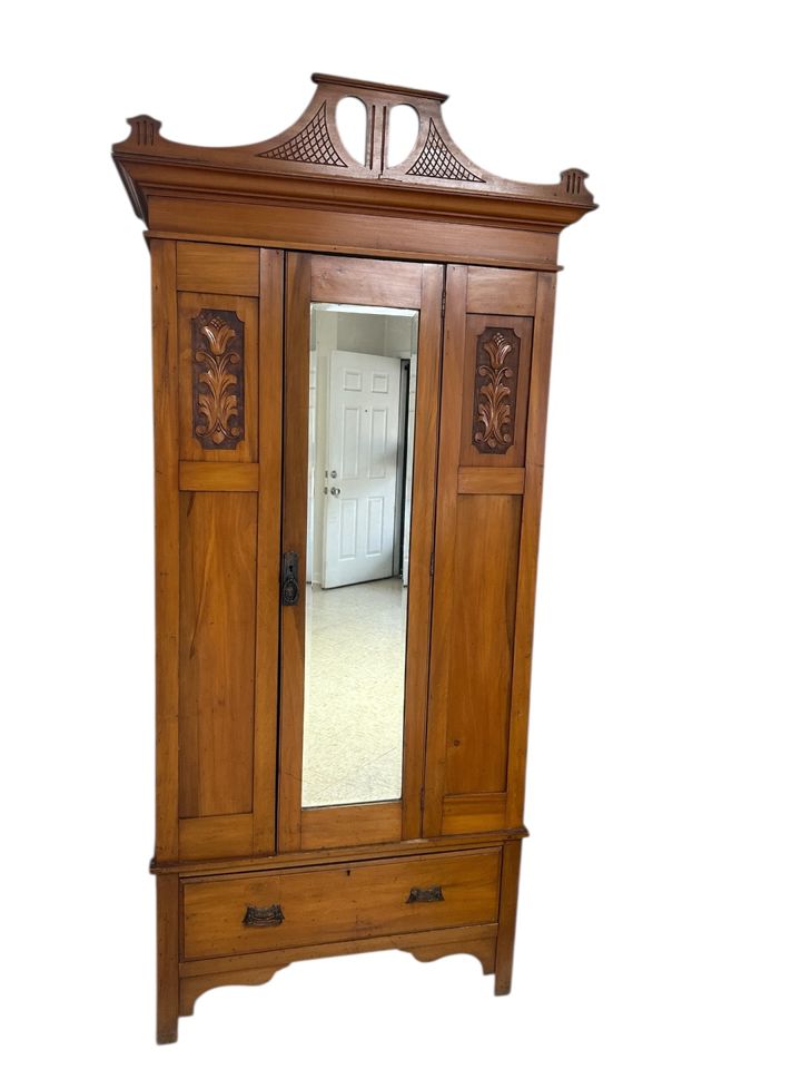 Amazing Mid-Century Modern and Art Nouveau Online Only Estate Sale