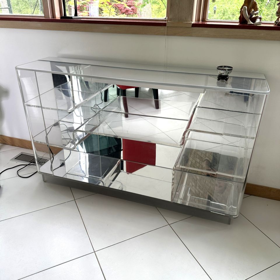 Riverwoods Online Estate Sale