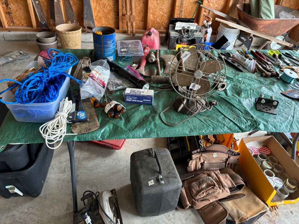 Fedke Estate Sales ONLINE CLEANOUT SALE ONLY MUST TAKE EVERYTHING IN PICTURE