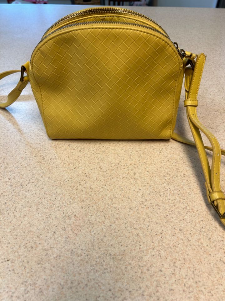 Estate Sales Girl-Fun online sale. Club car added. All items have multiple pics