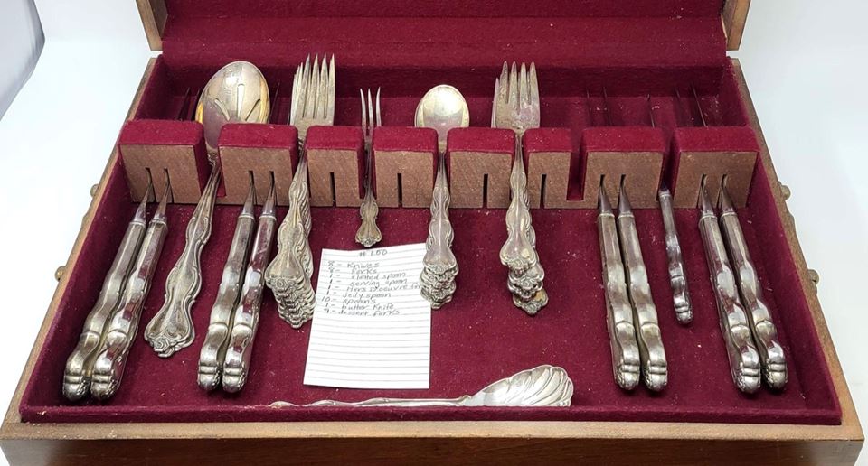 A House Full of Vintage Online Auction-The BEST Vintage Clothing, Jewelry, MCM Galore!