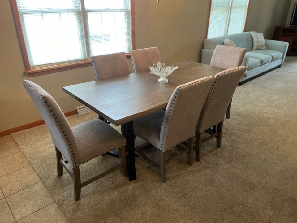 Hiddenworth Online Condo  Auction! 