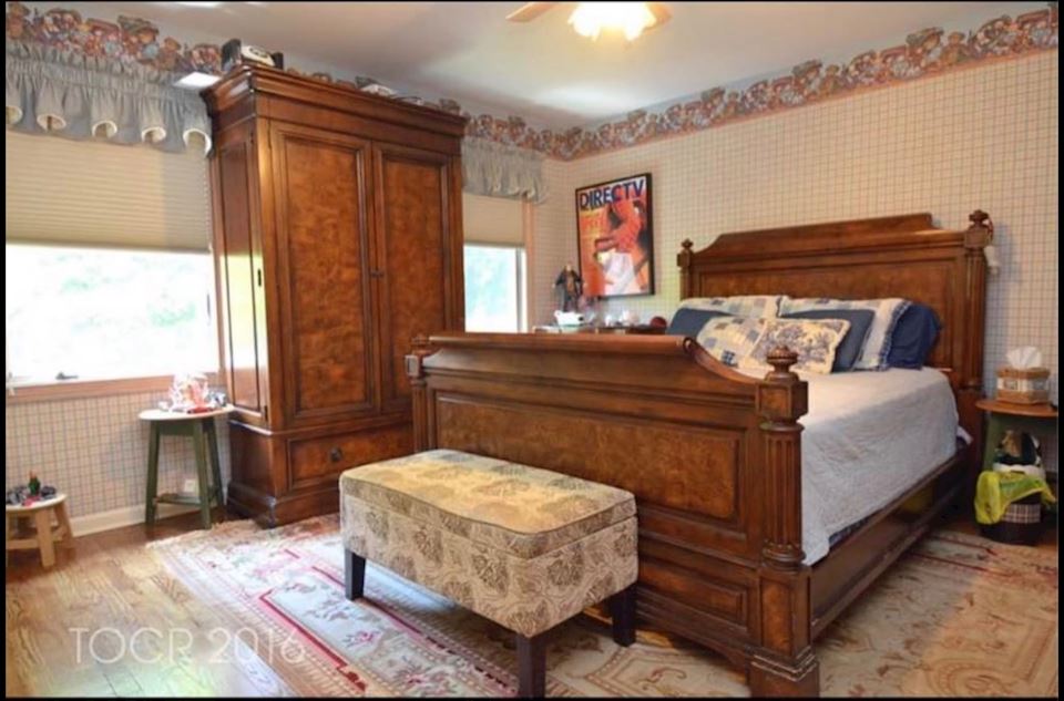 Moving sale in Holmdel